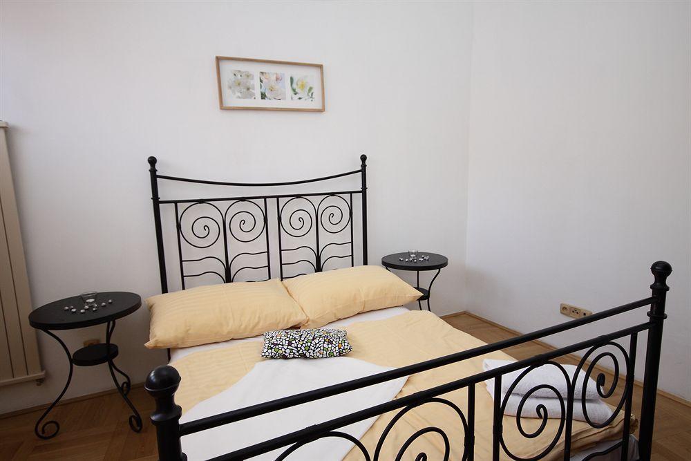 Leo Apartments Old Town Prague Exterior photo