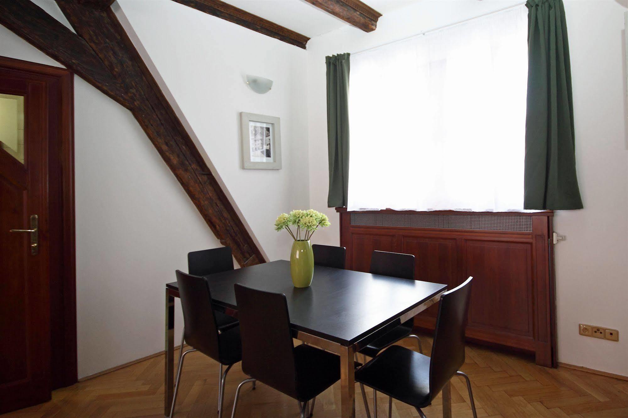 Leo Apartments Old Town Prague Exterior photo